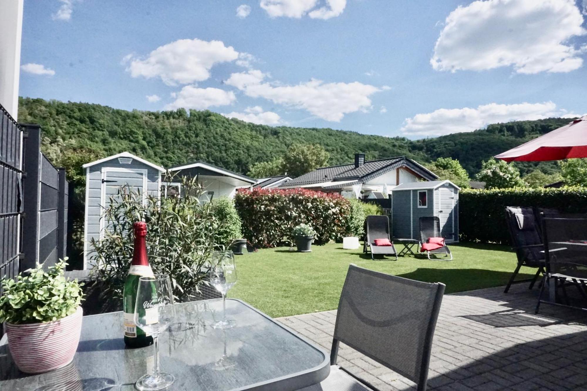 Ferienhaus Ufergeheimnis Am Guelser Moselbogen I 2 Sz I 5 Gaeste I Badebucht I Grill I Garten Koblenz (Rhineland-Palatinate) Exteriör bild