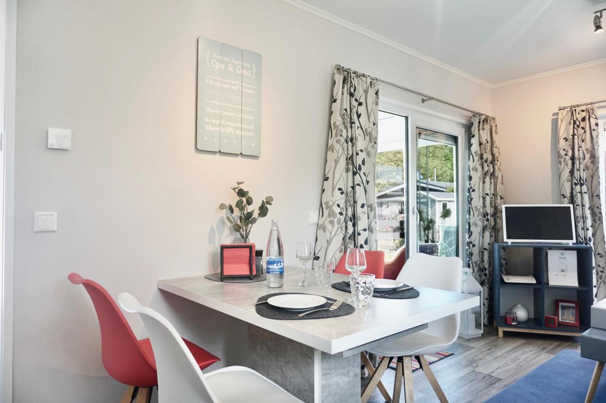 Ferienhaus Ufergeheimnis Am Guelser Moselbogen I 2 Sz I 5 Gaeste I Badebucht I Grill I Garten Koblenz (Rhineland-Palatinate) Exteriör bild